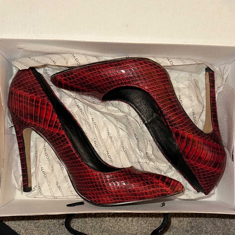 Aldo Red Snake-Print Stiletto Pumps- excellent condition!
